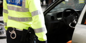 Un bărbat a fost sechestrat, tâlhărit şi ameninţat, pentru a plăti pagubele produse în urma unui accident. Agresorul a fost arestat