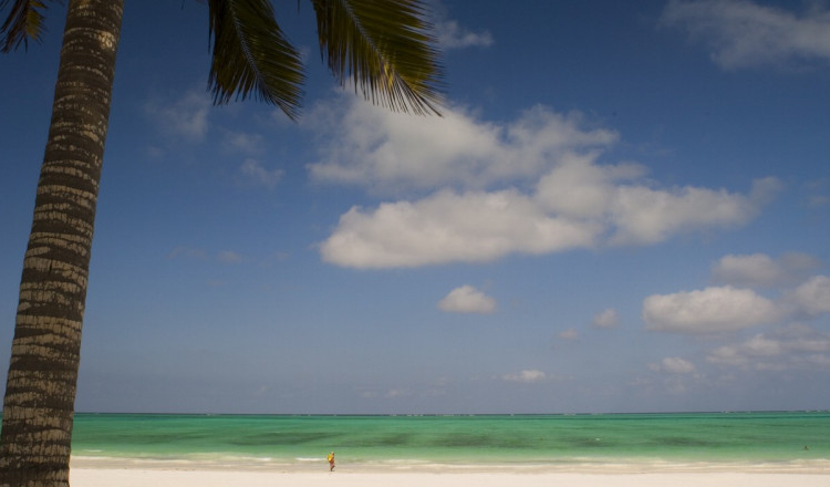 Iohannis merge sâmbătă în Zanzibar, paradisul turistic din Oceanul Indian. Vizitează Stone Town și casa lui Freddie Mercury