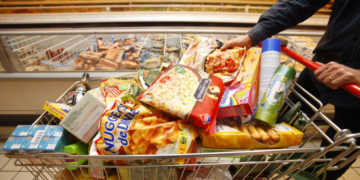 Român arestat în Germania, după ce și-a umplut coșul cu produse și a vrut să iasă pe la intrarea în supermarket