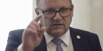 Budăi îi ceartă pe liberali: Aţi pus în pericol Legea pensiilor, e impardonabil. Luptaţi contra părinţilor şi bunicilor noștri
