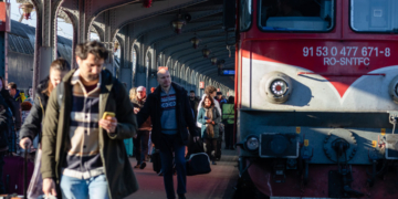 Un tânăr de 22 de ani a ucis din gelozie un bărbat cunoscut în tren, apoi i-a aruncat cadavrul într-un pârâu, în Olt
