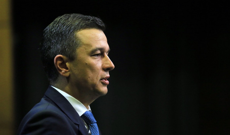 Grindeanu cere ca pe Podul de la Brăila să se circule și noaptea: Dacă tot nu dau jos macaralele, atunci să se circule 24 din 24”