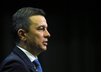 Grindeanu cere ca pe Podul de la Brăila să se circule și noaptea: Dacă tot nu dau jos macaralele, atunci să se circule 24 din 24”