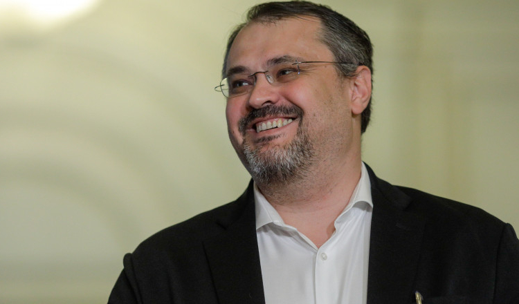 După ce Ciolacu a spus că n-a găsit PNRR-ul în Guvern, Ghinea îl face „prost”: A zis că mă invită să vorbim, n-a mai dat niciun telefon