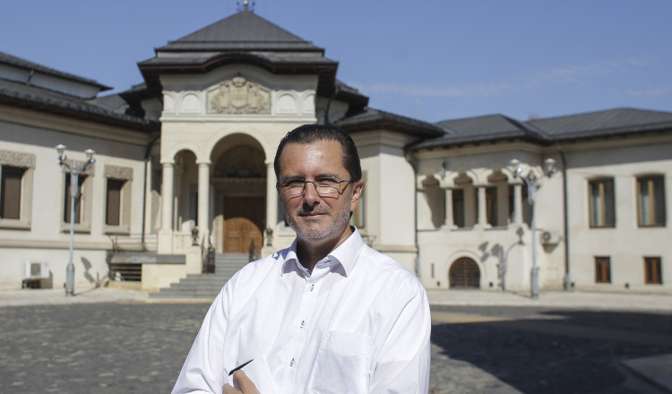 Vasile Bănescu: Halloween-ul în România, un prilej de (im)pur divertisment, gustat de cei ce caută distracţia cu lumânarea