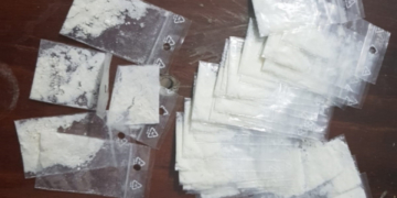 Anchetă la Constanţa, după ce pe plajă a fost găsit un pachet cu o substanţă albă, susceptibilă a fi drog
