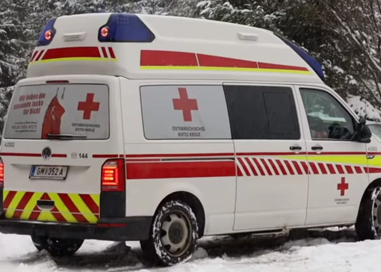 Patru persoane au murit după ce un avion de mici dimensiuni s-a prăbușit în vestul Austriei