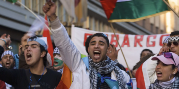 BUCURESTI: Incidente la mitingul de solidaritate cu Organizația teroristă Hamas!! 