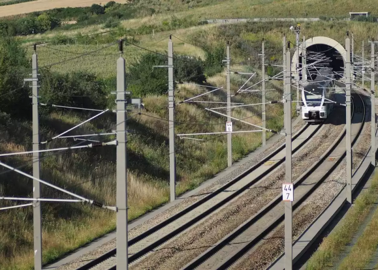 Exproprierile pentru modernizarea căii ferate Brașov-Sighișoara, pe masa Guvernului. CFR are peste 1 milion de lei la dispoziție pentru despăgubiri