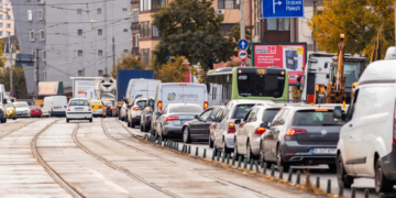 Proiect de deblocare a traficului din București la ore de vârf: Aprovizionarea spațiilor comerciale se va face doar noaptea