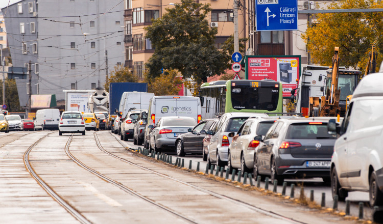 Proiect de deblocare a traficului din București la ore de vârf: Aprovizionarea spațiilor comerciale se va face doar noaptea