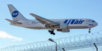 Un avion rusesc care transporta încărcătură radioactivă a aterizat de urgență la Moscova
