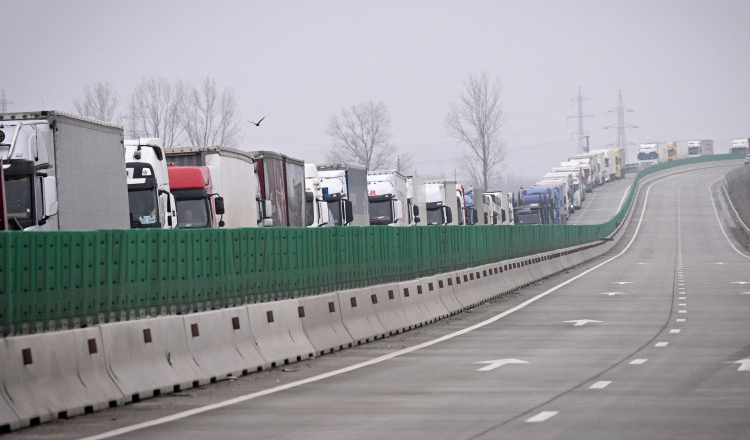 Transportatorii români cer guvernului și UE să dea o dată clară pentru intrarea deplină a României în spațiul Schengen