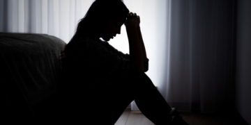 O mamă de 26 de ani din Satu Mare s-a sinucis. Femeia se întorsese recent în țară și ar fi intrat în depresie