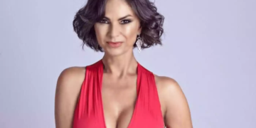 Actrița Ramona Bădescu s-a înscris în AUR: „Sunt aici ca să depun toată iubirea mea pentru țară și românii de acolo”
