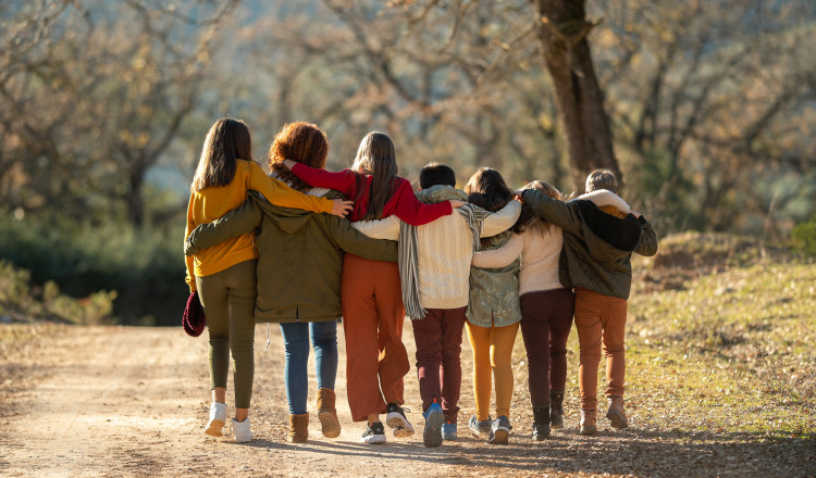 Peste jumătate dintre copiii români vor să plece din țară: Sunt nemulțumiți de condițiile de trai din România (studiu)