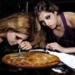 (P) Bărbat salvat de poliţie, după ce a vorbit codificat la 112 şi a comandat o pizza