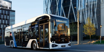 Producător român de autobuze electrice se luptă cu firme din Turcia la o licitație a Primăriei Sighișoara