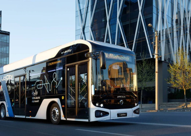 Producător român de autobuze electrice se luptă cu firme din Turcia la o licitație a Primăriei Sighișoara