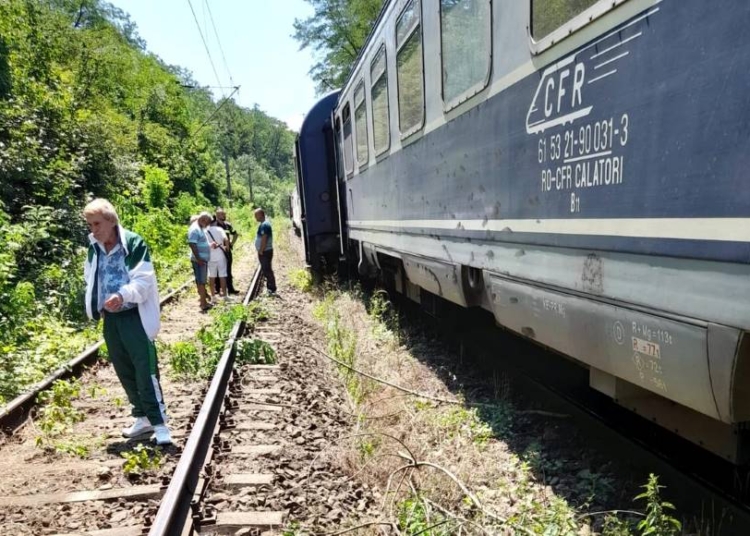 Magistrala Brașov-Sighișoara, blocată: Vagon deraiat între Rupea și Racoș