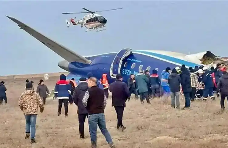 O rachetă rusească a doborât avionul Azerbaijan Airlines. Tragedia s-a soldat cu moartea a 38 de oameni