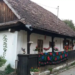 Mureş: Căsuţa-muzeu din Ţopa, restaurată de artista Teli Iaşca, inaugurată prin evenimentul „HOPA!-n şură”