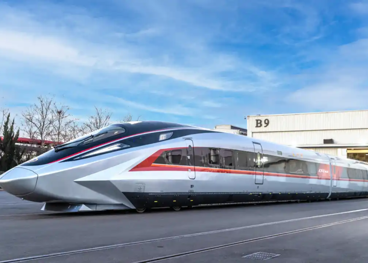 China lansează un tren care poate atinge o viteză de 400 de kilometri pe oră
