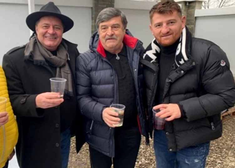 Șeful AEP, Toni Greblă, prezent la taierea porcului in vila in care este acum sediul de campanie al lui Calin Georgescu!