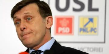 Crin Antonescu își suspendă candidatura la prezidențiale