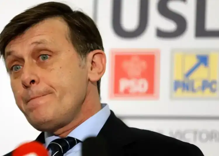 Crin Antonescu își suspendă candidatura la prezidențiale