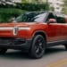 Constructorul american de mașini electrice Rivian a raportat vânzări peste așteptări în trimestrul IV din 2024