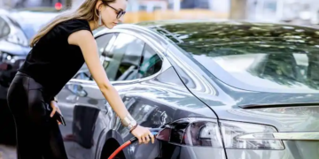 Aproape toate automobilele noi, înmatriculate anul trecut în Norvegia, au fost modele complet electrice
