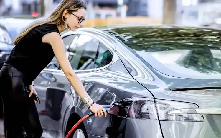 Aproape toate automobilele noi, înmatriculate anul trecut în Norvegia, au fost modele complet electrice