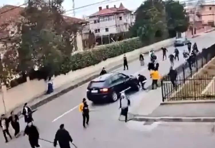 Dacii Liberi : Perpejan, Aramis, Raimond sunt raniti, iar Said si Izvor au murit