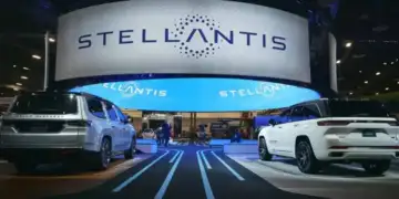 Stellantis şi-a suspendat previziunile pentru anul 2025 din cauza incertitudinii create de taxele americane
