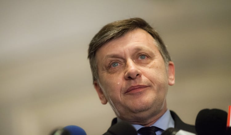 Crin Antonescu a prezentat declarația pe care a dat-o în 1988 la Securitate: „Nu există nicio formă de colaborare” – DOCUMENT