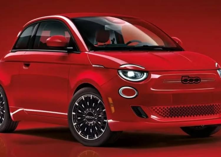 Stellantis va începe în noiembrie producția noii versiuni hibride a modelului Fiat 500