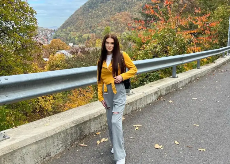 Tânără de 23 de ani, fostă concurentă la Insula Iubirii, împușcată mortal de fostul său iubit în complexul Cosmopolis de lângă Capitală