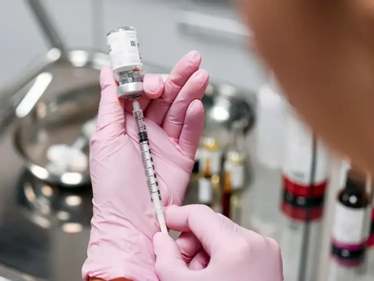 Un nou vaccin împotriva cancerului mamar ar putea duce la eradicarea bolii până în 2030