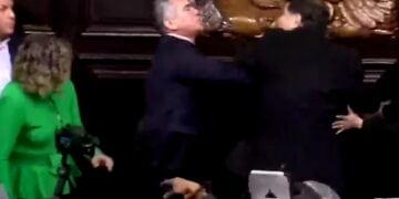 Bătaie în Senatul Mexicului, între liderul unui partid de opoziție și președintele Camerei: „M-a lovit și a spus: «O să te bat, o să te omor»”