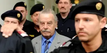 Josef Fritzl cere eliberarea condiționată. „Monstrul din Amstetten” a făcut 7 copii cu fiica sa