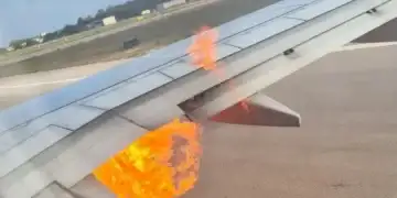 Un Boeing cu 273 de pasageri la bord, aterizare de urgenţă cu un motor în flăcări. „Am trimis SMS-uri de adio”