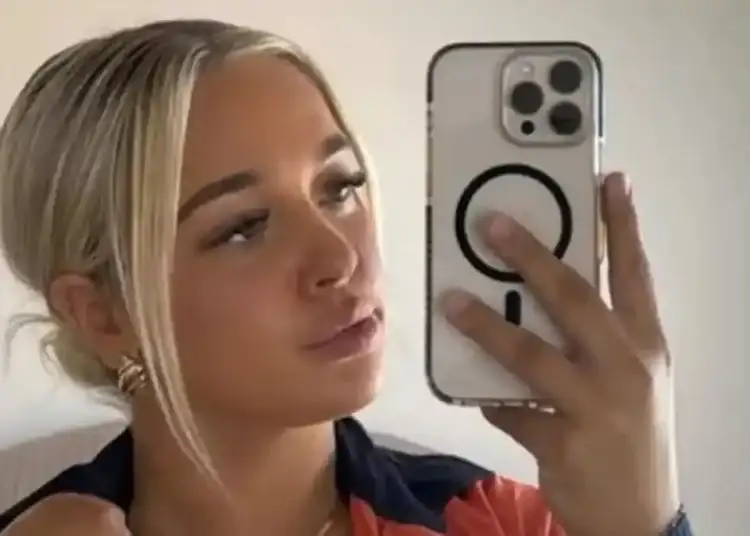 O femeie cere dreptul de a lucra în construcții… la bustul gol. „Toți băieții sunt așa. De ce nu pot și eu?”