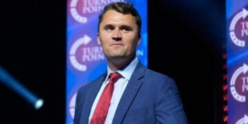 După moartea lui Charlie Kirk, democrația americană își pierde busola. „A fi accesibil devine tot mai mult sinonim cu a fi vulnerabil”