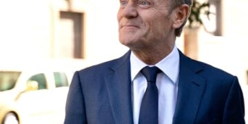 Mașina premierului polonez Donald Tusk, furată din fața locuinței, chiar în ziua în care țara era atacată de dronele rusești