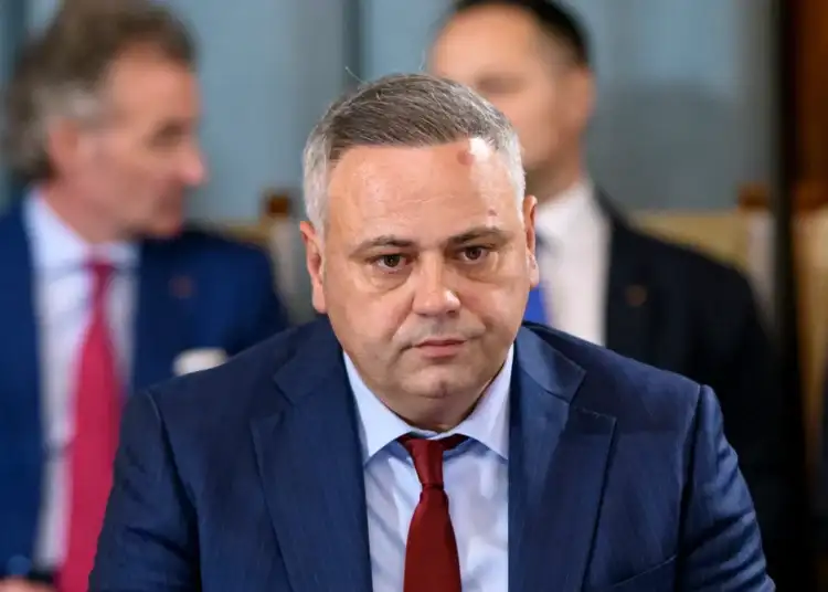 Ministrul Agriculturii a găsit cauza creșterii deficitului. Românii mănâncă prea mult avocado și mozzarella, în loc de „roșii și brânză de la țărani”