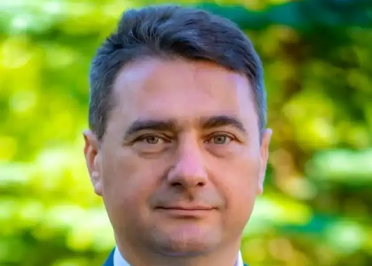 Directorul interimar al Companiei de Apă Braşov, Liviu Cocoș, a fost reţinut de DNA. Ce acuzații i se aduc liberalului