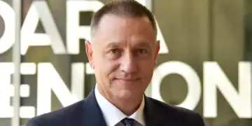 PSD continuă să atace premierul. Mihai Fifor îl acuză pe Bolojan că „vrea să bulverseze” administraţia publică locală, „aşa cum a procedat și în Educaţie”