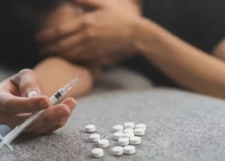 Cât durează tratamentul și reabilitarea de dependență de droguri?