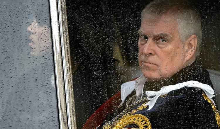 Prințul Andrew riscă „urmărirea penală privată” pentru acuzații de agresiune sexuală, corupție și abuz în serviciu